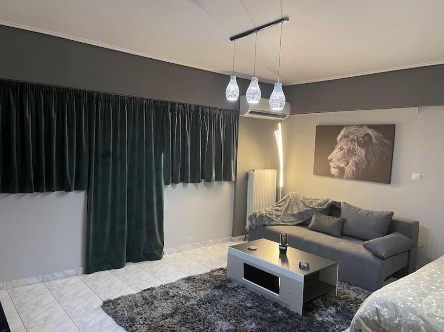 Central Modern Apartment Volos Eksteriør bilde